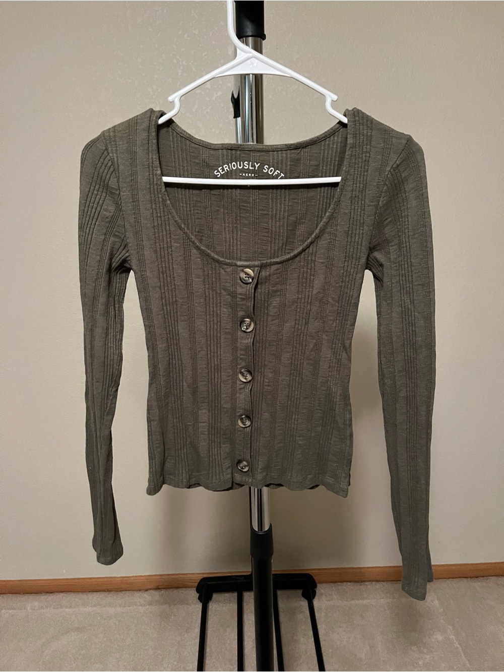 Aeropostale Olive Ribbed Button-Front Scoop Neck Top